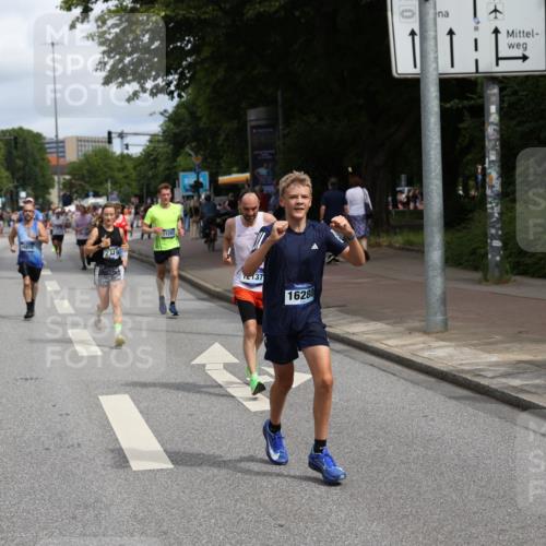 29.06.2025 - hella hamburg halbmarathon Yannick Fuchs http://msf.ph/oto/8226112 29.06.2025 10:33:25 20KM 1164, 2262, 2719, 2980, 3014, 3136, 3431, 4359, 5091, 5248, 6682, 6684, 8450, 8958, 9403, 10218, 11055, 11281, 11282, 11379, 11447, 12137, 13137, 13800, 14093, 14905, 15257, 15372, 15561, 15873, 15965, 16280, 17154, 17646, 17722, 18188, 18761, 19004, 19151 meine-sportfotos.de
