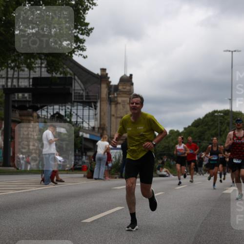 29.06.2025 - hella hamburg halbmarathon Yannick Fuchs http://msf.ph/oto/8226176 29.06.2025 10:46:32 20KM 1098, 1257, 1657, 2111, 2444, 2814, 3258, 3715, 3952, 4121, 4557, 4558, 4837, 5116, 5169, 5194, 5378, 5399, 6164, 6561, 6562, 7130, 7178, 7312, 7475, 7896, 8139, 8172, 8316, 8720, 8977, 9093, 9145, 9876, 10811, 11459, 12135, 12519, 13211, 13301, 13327, 14198, 14286, 14791, 15001, 15144, 15275, 15427, 15446, 15506, 15690, 16320, 16929, 17130, 17198, 17773, 18331 meine-sportfotos.de