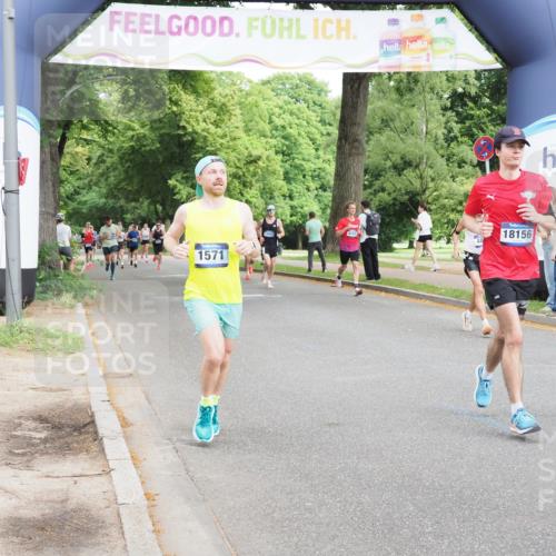 29.06.2025 - hella hamburg halbmarathon MichiJ http://msf.ph/oto/8226287 29.06.2025 10:25:33 Zwischen KM18-KM19 1411, 1571, 4860, 5315, 5961, 8362, 12051, 13972, 17078, 18156, 18357, 18986 meine-sportfotos.de
