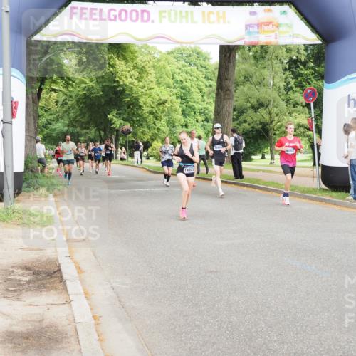 29.06.2025 - hella hamburg halbmarathon MichiJ http://msf.ph/oto/8226326 29.06.2025 10:25:34 Zwischen KM18-KM19 1411, 1571, 4860, 5315, 5961, 8362, 13972, 17078, 18156, 18986 meine-sportfotos.de