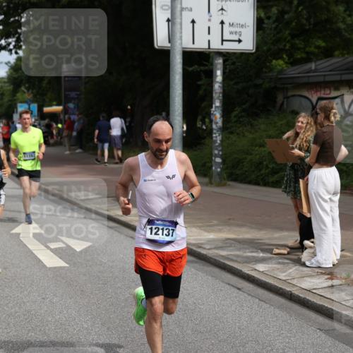 29.06.2025 - hella hamburg halbmarathon Yannick Fuchs http://msf.ph/oto/8226341 29.06.2025 10:33:26 20KM 1164, 2262, 2719, 2980, 3014, 3136, 3431, 4359, 5091, 5248, 6682, 6684, 8450, 8958, 9403, 10218, 11055, 11281, 11282, 11379, 11447, 12137, 13137, 13800, 14093, 14905, 15257, 15372, 15561, 15873, 15965, 16280, 17154, 17646, 17722, 18188, 18761, 19004, 19151 meine-sportfotos.de