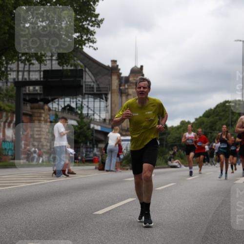 29.06.2025 - hella hamburg halbmarathon Yannick Fuchs http://msf.ph/oto/8226344 29.06.2025 10:46:32 20KM 1098, 1257, 1657, 2111, 2444, 2814, 3258, 3715, 3952, 4121, 4557, 4558, 4837, 5116, 5169, 5194, 5378, 5399, 6164, 6561, 6562, 7130, 7178, 7312, 7475, 7896, 8139, 8172, 8316, 8720, 8977, 9093, 9145, 9876, 10811, 11459, 12135, 12519, 13211, 13301, 13327, 14198, 14286, 14791, 15001, 15144, 15275, 15427, 15446, 15506, 15690, 16320, 16929, 17130, 17198, 17773, 18331 meine-sportfotos.de