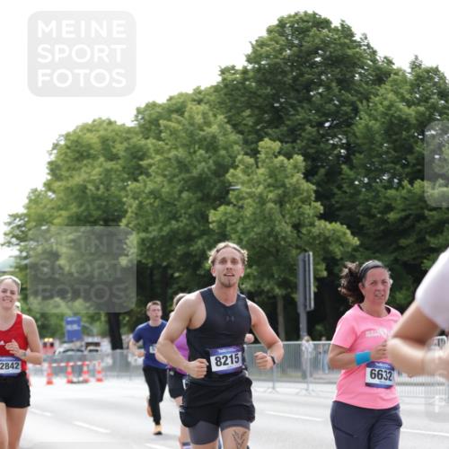 29.06.2025 - hella hamburg halbmarathon Jannik Wohlers http://msf.ph/oto/8226349 29.06.2025 10:27:40 Lombardsbrücke 1148, 5369, 5847, 6632, 7497, 8215, 9567, 11692, 11739, 12780, 12842, 13568, 13678, 13860, 14017, 14155, 15123, 15608, 18256 meine-sportfotos.de