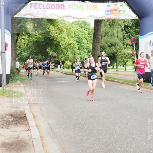 29.06.2025 - hella hamburg halbmarathon MichiJ http://msf.ph/oto/8226364 29.06.2025 10:25:35 Zwischen KM18-KM19 1411, 1571, 4860, 5315, 8084, 8362, 13972, 14075, 17078, 18156, 18986 meine-sportfotos.de