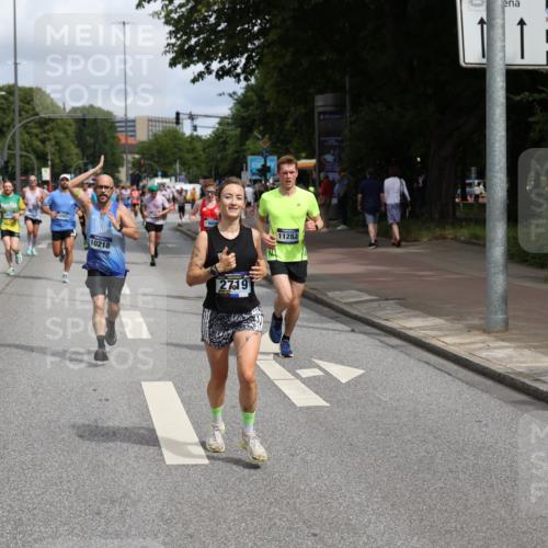 29.06.2025 - hella hamburg halbmarathon Yannick Fuchs http://msf.ph/oto/8226402 29.06.2025 10:33:26 20KM 1164, 2262, 2719, 2980, 3014, 3136, 3431, 4359, 5091, 5248, 6682, 6684, 8450, 8958, 9403, 10218, 11055, 11281, 11282, 11379, 11447, 12137, 13137, 13800, 14093, 14905, 15257, 15372, 15561, 15873, 15965, 16280, 17154, 17646, 17722, 18188, 18761, 19004, 19151 meine-sportfotos.de
