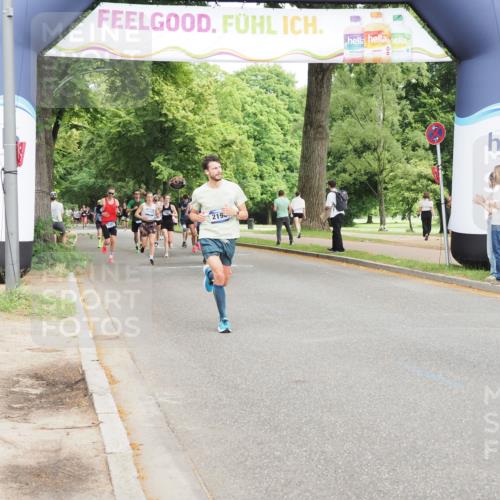 29.06.2025 - hella hamburg halbmarathon MichiJ http://msf.ph/oto/8226459 29.06.2025 10:25:39 Zwischen KM18-KM19 1411, 1571, 2196, 4860, 8084, 8362, 14075, 17078, 18038, 18733 meine-sportfotos.de
