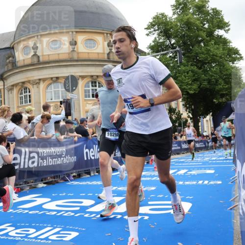 29.06.2025 - hella hamburg halbmarathon Strokosch-Dieckow http://msf.ph/oto/8226481 29.06.2025 10:31:17 Ziel 3201, 3955, 4812, 10017, 10298, 11857, 12232, 13754, 14450, 14548, 19042 meine-sportfotos.de