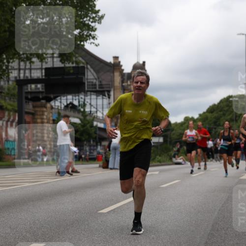 29.06.2025 - hella hamburg halbmarathon Yannick Fuchs http://msf.ph/oto/8226500 29.06.2025 10:46:32 20KM 1098, 1257, 1657, 2111, 2444, 2814, 3258, 3715, 3952, 4121, 4557, 4558, 4837, 5116, 5169, 5194, 5378, 5399, 6164, 6561, 6562, 7130, 7178, 7312, 7475, 7896, 8139, 8172, 8316, 8720, 8977, 9093, 9145, 9876, 10811, 11459, 12135, 12519, 13211, 13301, 13327, 14198, 14286, 14791, 15001, 15144, 15275, 15427, 15446, 15506, 15690, 16320, 16929, 17130, 17198, 17773, 18331 meine-sportfotos.de