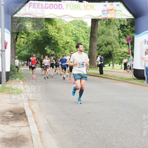 29.06.2025 - hella hamburg halbmarathon MichiJ http://msf.ph/oto/8226528 29.06.2025 10:25:39 Zwischen KM18-KM19 1411, 1571, 2196, 4860, 8084, 8362, 14075, 17078, 18038, 18733 meine-sportfotos.de