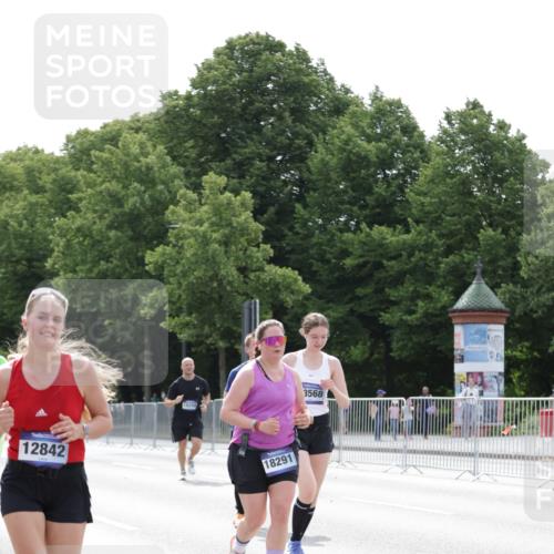 29.06.2025 - hella hamburg halbmarathon Jannik Wohlers http://msf.ph/oto/8226653 29.06.2025 10:27:42 Lombardsbrücke 1148, 5369, 5604, 5847, 6632, 7497, 8215, 9567, 9653, 9654, 11692, 11739, 12780, 12842, 13568, 13678, 14017, 14155, 15123, 15608, 18256 meine-sportfotos.de