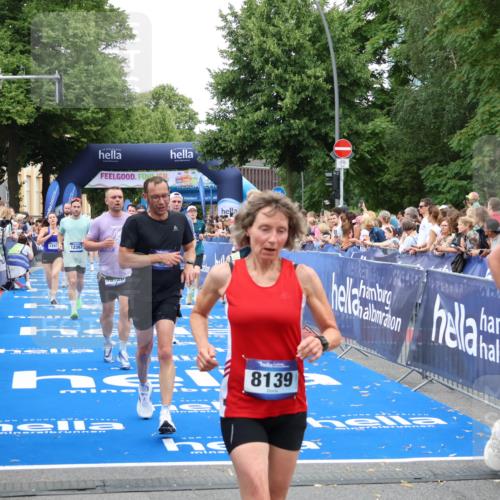 29.06.2025 - hella hamburg halbmarathon Zöllner http://msf.ph/oto/8226663 29.06.2025 10:53:04 Ziel 3059, 3258, 3334, 4121, 4770, 5907, 7509, 7864, 8587, 9093, 9537, 12155, 12367, 12519, 12910, 14791, 15430, 18590, 18720 meine-sportfotos.de