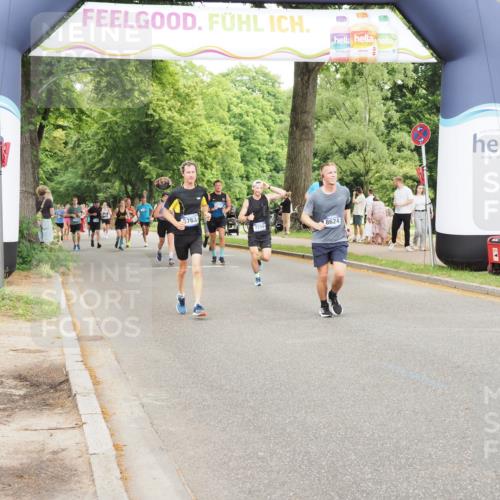 29.06.2025 - hella hamburg halbmarathon MichiJ http://msf.ph/oto/8226675 29.06.2025 10:49:11 Zwischen KM18-KM19 5763, 7250, 8176, 8624, 17955, 18581 meine-sportfotos.de