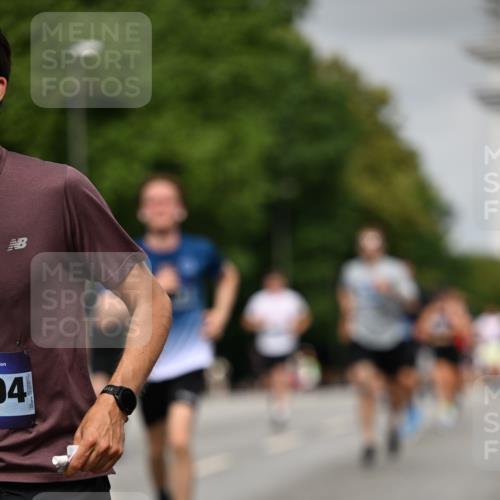 29.06.2025 - hella hamburg halbmarathon Dr. Thomas Lammeyer http://msf.ph/oto/8226756 29.06.2025 10:13:12 Kennedybrücke 1823, 2427, 3762, 4592, 4859, 7081, 9297, 9306, 9951, 9958, 10035, 10092, 10194, 10609 meine-sportfotos.de