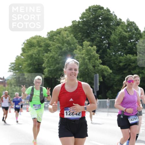 29.06.2025 - hella hamburg halbmarathon Jannik Wohlers http://msf.ph/oto/8226823 29.06.2025 10:27:43 Lombardsbrücke 1148, 5369, 5604, 5847, 6632, 7497, 8215, 9567, 9653, 9654, 11692, 11739, 12780, 12842, 13568, 13678, 14017, 14155, 15123, 15608, 18256 meine-sportfotos.de