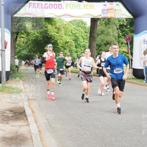 29.06.2025 - hella hamburg halbmarathon MichiJ http://msf.ph/oto/8226872 29.06.2025 10:25:43 Zwischen KM18-KM19 2196, 3790, 5092, 5307, 8084, 14075, 14459, 17024, 17658, 18038, 18062, 18733 meine-sportfotos.de