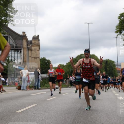 29.06.2025 - hella hamburg halbmarathon Yannick Fuchs http://msf.ph/oto/8226888 29.06.2025 10:46:33 20KM 1098, 1257, 1657, 2111, 2444, 2814, 3258, 3715, 3952, 4121, 4557, 4558, 4837, 5116, 5169, 5194, 5378, 5399, 6164, 6561, 6562, 7130, 7178, 7312, 7475, 7896, 8139, 8172, 8316, 8720, 8977, 9145, 9876, 10529, 10811, 11459, 12135, 12519, 13211, 13301, 13327, 14198, 14286, 14791, 15001, 15144, 15275, 15427, 15446, 15506, 15690, 16320, 16929, 17130, 17198, 17773, 18331 meine-sportfotos.de