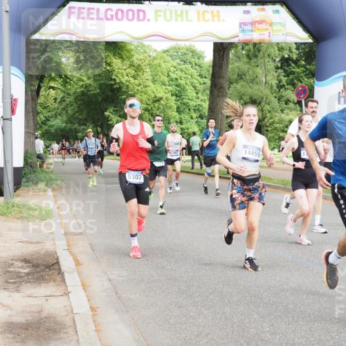 29.06.2025 - hella hamburg halbmarathon MichiJ http://msf.ph/oto/8226898 29.06.2025 10:25:43 Zwischen KM18-KM19 2196, 3790, 5092, 5307, 8084, 14075, 14459, 17024, 17658, 18038, 18062, 18733 meine-sportfotos.de