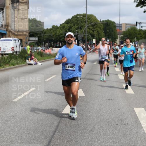 29.06.2025 - hella hamburg halbmarathon Yannick Fuchs http://msf.ph/oto/8227032 29.06.2025 10:33:30 20KM 1164, 1445, 2719, 2980, 3014, 3136, 3431, 4359, 6682, 6684, 8450, 8958, 9403, 10218, 11055, 11281, 11282, 11447, 11619, 12137, 12772, 13137, 13800, 14093, 14905, 15257, 15372, 15561, 15866, 15873, 15965, 16280, 17646, 18188, 19004, 19151 meine-sportfotos.de