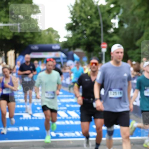 29.06.2025 - hella hamburg halbmarathon Zöllner http://msf.ph/oto/8227058 29.06.2025 10:53:08 Ziel 2208, 3059, 3258, 3334, 4121, 7509, 7864, 8587, 9093, 9537, 12155, 12367, 12910, 14323, 18590, 19208 meine-sportfotos.de