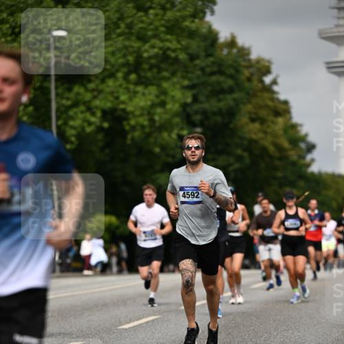 29.06.2025 - hella hamburg halbmarathon Dr. Thomas Lammeyer http://msf.ph/oto/8227080 29.06.2025 10:13:14 Kennedybrücke 1823, 3762, 4592, 7081, 9297, 9306, 9951, 9958, 10035, 10194, 10609 meine-sportfotos.de