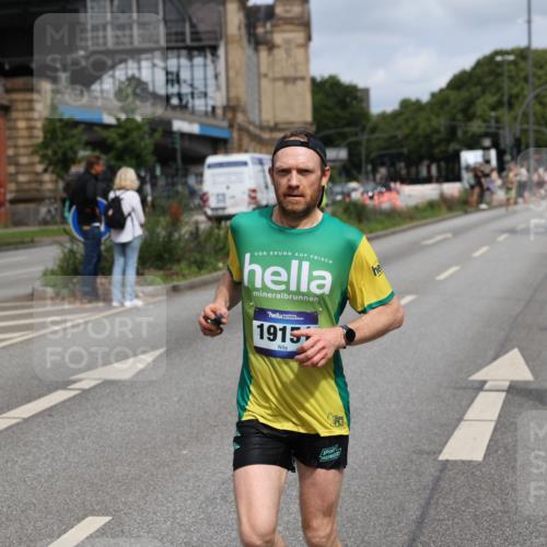 29.06.2025 - hella hamburg halbmarathon Yannick Fuchs http://msf.ph/oto/8227119 29.06.2025 10:33:31 20KM 1164, 1445, 2719, 2980, 3136, 3431, 3783, 4359, 6682, 6684, 8450, 8958, 9403, 10218, 11055, 11281, 11282, 11447, 11619, 12137, 12772, 13137, 13800, 14093, 14905, 15257, 15372, 15561, 15866, 15873, 15965, 16280, 17646, 18188, 19004, 19151 meine-sportfotos.de