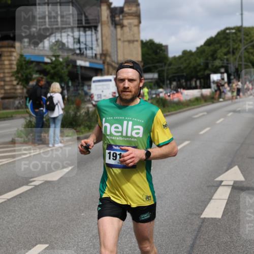 29.06.2025 - hella hamburg halbmarathon Yannick Fuchs http://msf.ph/oto/8227130 29.06.2025 10:33:31 20KM 1164, 1445, 2719, 2980, 3136, 3431, 3783, 4359, 6682, 6684, 8450, 8958, 9403, 10218, 11055, 11281, 11282, 11447, 11619, 12137, 12772, 13137, 13800, 14093, 14905, 15257, 15372, 15561, 15866, 15873, 15965, 16280, 17646, 18188, 19004, 19151 meine-sportfotos.de