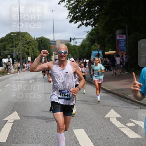 29.06.2025 - hella hamburg halbmarathon Yannick Fuchs http://msf.ph/oto/8227241 29.06.2025 10:33:32 20KM 1164, 1445, 1803, 2719, 2980, 3136, 3783, 4359, 6682, 6686, 8450, 8958, 9403, 10218, 11055, 11281, 11282, 11447, 11619, 12137, 12772, 13137, 13800, 14093, 14905, 15257, 15372, 15561, 15866, 15873, 15965, 16280, 17646, 18188, 18734, 19004, 19151 meine-sportfotos.de