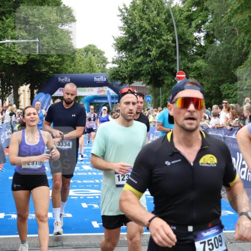 29.06.2025 - hella hamburg halbmarathon Zöllner http://msf.ph/oto/8227242 29.06.2025 10:53:09 Ziel 2111, 2208, 3059, 3258, 3334, 4121, 7864, 8587, 9093, 9537, 12155, 12910, 14323, 19208 meine-sportfotos.de