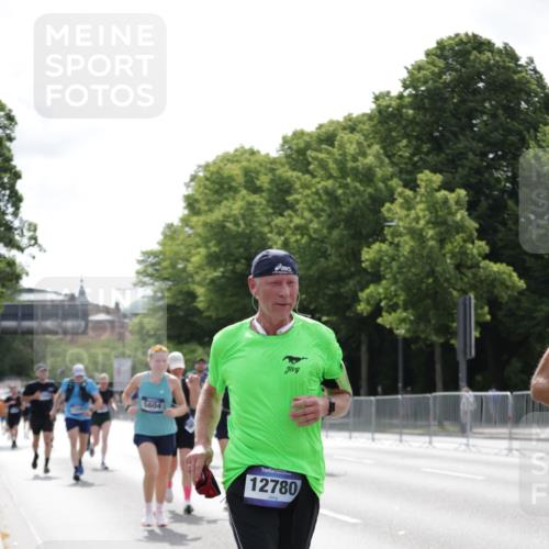 29.06.2025 - hella hamburg halbmarathon Jannik Wohlers http://msf.ph/oto/8227285 29.06.2025 10:27:49 Lombardsbrücke 3445, 5369, 5604, 6632, 7667, 8215, 8327, 9653, 9654, 12780, 12842, 13045, 13296, 13568, 13678, 14017, 14155, 15123, 15608, 18256 meine-sportfotos.de