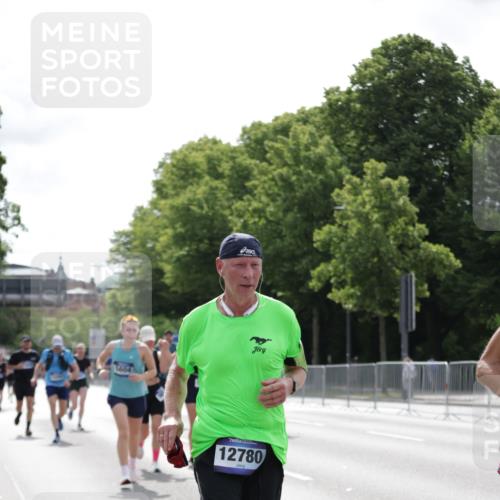 29.06.2025 - hella hamburg halbmarathon Jannik Wohlers http://msf.ph/oto/8227346 29.06.2025 10:27:49 Lombardsbrücke 3445, 5369, 5604, 6632, 7667, 8215, 8327, 9653, 9654, 12780, 12842, 13045, 13296, 13568, 13678, 14017, 14155, 15123, 15608, 18256 meine-sportfotos.de