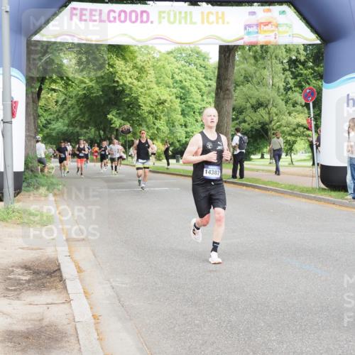 29.06.2025 - hella hamburg halbmarathon MichiJ http://msf.ph/oto/8227348 29.06.2025 10:25:50 Zwischen KM18-KM19 2767, 3790, 5003, 5092, 5307, 7482, 9178, 13854, 14387, 17024, 17658, 18384 meine-sportfotos.de