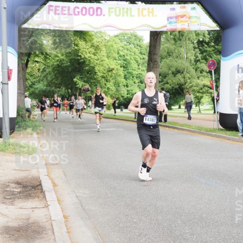 29.06.2025 - hella hamburg halbmarathon MichiJ http://msf.ph/oto/8227357 29.06.2025 10:25:51 Zwischen KM18-KM19 2767, 5003, 5092, 5307, 7482, 9178, 13854, 14387, 18384 meine-sportfotos.de