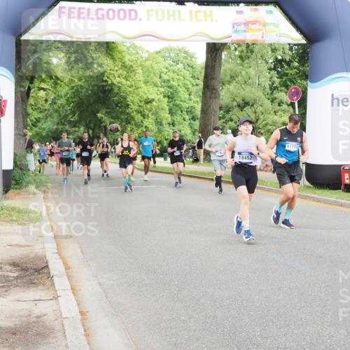 29.06.2025 - hella hamburg halbmarathon MichiJ http://msf.ph/oto/8227381 29.06.2025 10:49:15 Zwischen KM18-KM19 1377, 1432, 5763, 7250, 8624, 11771, 18452, 18581 meine-sportfotos.de