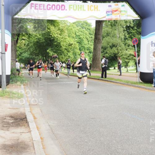 29.06.2025 - hella hamburg halbmarathon MichiJ http://msf.ph/oto/8227426 29.06.2025 10:25:52 Zwischen KM18-KM19 2767, 5003, 7482, 9178, 13854, 14387, 17137, 18384 meine-sportfotos.de