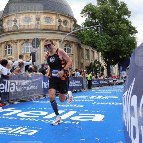 29.06.2025 - hella hamburg halbmarathon Strokosch-Dieckow http://msf.ph/oto/8227467 29.06.2025 10:31:45 Ziel 3935, 5187, 11929, 13606, 18102 meine-sportfotos.de