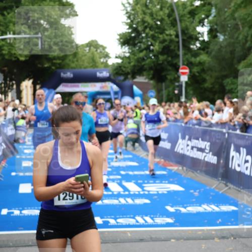 29.06.2025 - hella hamburg halbmarathon Zöllner http://msf.ph/oto/8227494 29.06.2025 10:53:11 Ziel 2111, 2208, 3059, 3258, 4121, 7864, 8587, 9537, 14323, 16986, 19208 meine-sportfotos.de