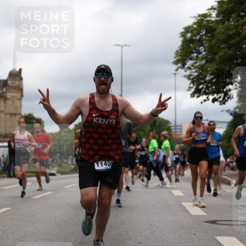 29.06.2025 - hella hamburg halbmarathon Yannick Fuchs http://msf.ph/oto/8227498 29.06.2025 10:46:35 20KM 1098, 1257, 1657, 2111, 2444, 2814, 3258, 3715, 3952, 4121, 4557, 4558, 4837, 5116, 5169, 5194, 5378, 5399, 6164, 6561, 6562, 7130, 7178, 7312, 7475, 7896, 8139, 8172, 8316, 8720, 8955, 8977, 9145, 10529, 10811, 11459, 12135, 12519, 13211, 13301, 13327, 14198, 14286, 14791, 15001, 15144, 15275, 15427, 15446, 15506, 15690, 16320, 16929, 17130, 17198, 17773, 18331 meine-sportfotos.de