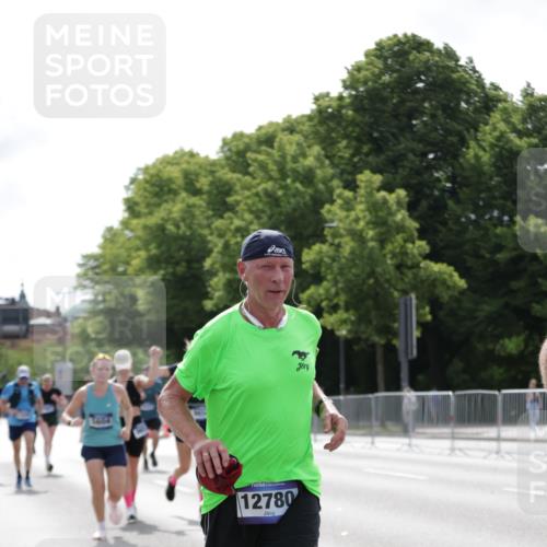 29.06.2025 - hella hamburg halbmarathon Jannik Wohlers http://msf.ph/oto/8227501 29.06.2025 10:27:49 Lombardsbrücke 3445, 5369, 5604, 6632, 7667, 8215, 8327, 9653, 9654, 12780, 12842, 13045, 13296, 13568, 13678, 14017, 14155, 15123, 15608, 18256 meine-sportfotos.de