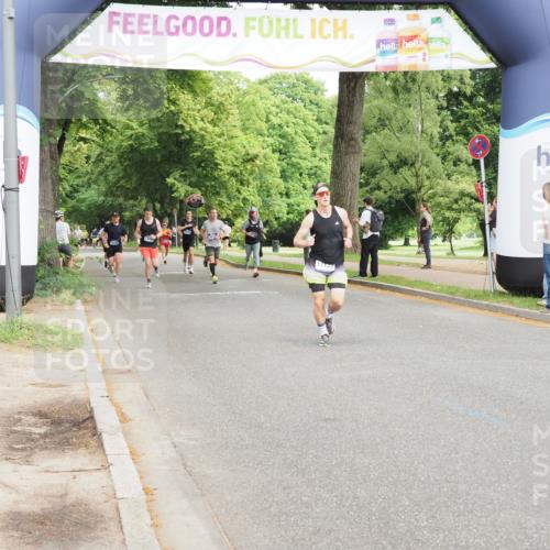 29.06.2025 - hella hamburg halbmarathon MichiJ http://msf.ph/oto/8227505 29.06.2025 10:25:53 Zwischen KM18-KM19 2767, 5003, 7482, 9178, 13854, 14387, 17137, 18384 meine-sportfotos.de