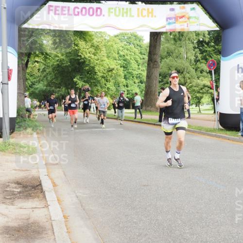 29.06.2025 - hella hamburg halbmarathon MichiJ http://msf.ph/oto/8227556 29.06.2025 10:25:54 Zwischen KM18-KM19 2767, 5003, 9178, 13854, 14387, 17137, 18384 meine-sportfotos.de