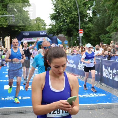 29.06.2025 - hella hamburg halbmarathon Zöllner http://msf.ph/oto/8227606 29.06.2025 10:53:12 Ziel 2111, 2208, 3059, 3258, 4121, 7383, 7864, 8273, 9537, 14323, 16929, 16986, 19208 meine-sportfotos.de