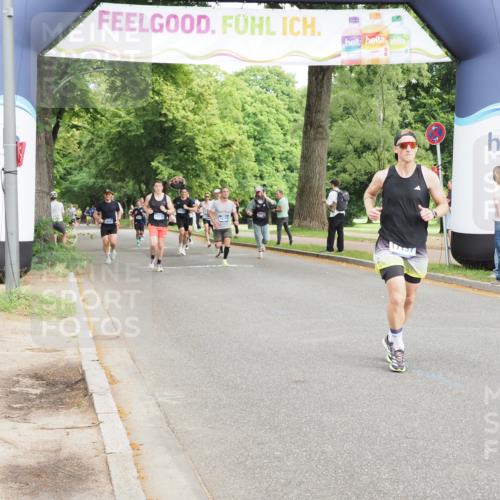 29.06.2025 - hella hamburg halbmarathon MichiJ http://msf.ph/oto/8227608 29.06.2025 10:25:54 Zwischen KM18-KM19 2767, 5003, 9178, 13854, 14387, 17137, 18384 meine-sportfotos.de