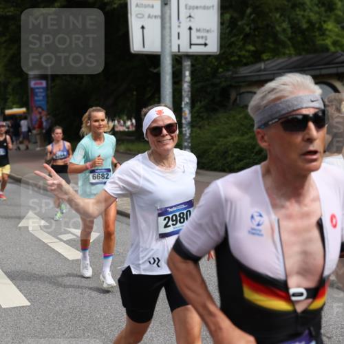 29.06.2025 - hella hamburg halbmarathon Yannick Fuchs http://msf.ph/oto/8227609 29.06.2025 10:33:35 20KM 1164, 1445, 1803, 2719, 2980, 3136, 3783, 4359, 6037, 6682, 6686, 6687, 8450, 8958, 9403, 10218, 11055, 11281, 11282, 11447, 11619, 12137, 12772, 13137, 13729, 13800, 14093, 14905, 15257, 15561, 15866, 15873, 15965, 16820, 17646, 18188, 18547, 18734, 19004, 19151 meine-sportfotos.de
