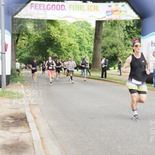 29.06.2025 - hella hamburg halbmarathon MichiJ http://msf.ph/oto/8227624 29.06.2025 10:25:54 Zwischen KM18-KM19 2767, 5003, 9178, 13854, 14387, 17137, 18384 meine-sportfotos.de