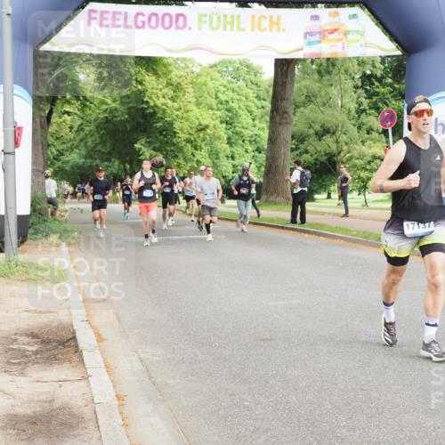 29.06.2025 - hella hamburg halbmarathon MichiJ http://msf.ph/oto/8227634 29.06.2025 10:25:54 Zwischen KM18-KM19 2767, 5003, 9178, 13854, 14387, 17137, 18384 meine-sportfotos.de