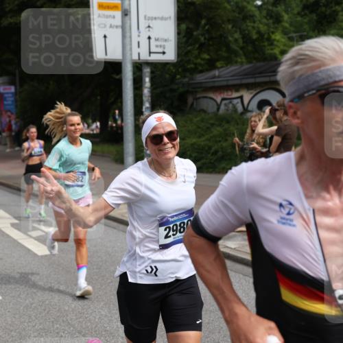 29.06.2025 - hella hamburg halbmarathon Yannick Fuchs http://msf.ph/oto/8227648 29.06.2025 10:33:35 20KM 1164, 1445, 1803, 2719, 2980, 3136, 3783, 4359, 6037, 6682, 6686, 6687, 8450, 8958, 9403, 10218, 11055, 11281, 11282, 11447, 11619, 12137, 12772, 13137, 13729, 13800, 14093, 14905, 15257, 15561, 15866, 15873, 15965, 16820, 17646, 18188, 18547, 18734, 19004, 19151 meine-sportfotos.de