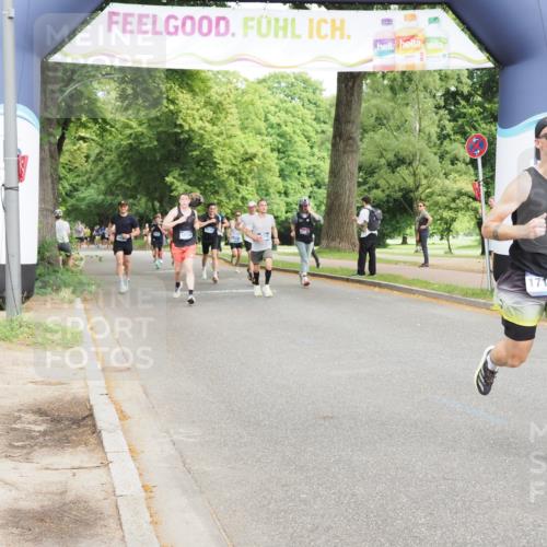 29.06.2025 - hella hamburg halbmarathon MichiJ http://msf.ph/oto/8227649 29.06.2025 10:25:54 Zwischen KM18-KM19 2767, 5003, 9178, 13854, 14387, 17137, 18384 meine-sportfotos.de