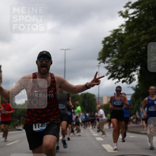 29.06.2025 - hella hamburg halbmarathon Yannick Fuchs http://msf.ph/oto/8227659 29.06.2025 10:46:35 20KM 1098, 1257, 1657, 2111, 2444, 2814, 3258, 3715, 3952, 4121, 4557, 4558, 4837, 5116, 5169, 5194, 5378, 5399, 6164, 6561, 6562, 7130, 7178, 7312, 7475, 7896, 8139, 8172, 8316, 8720, 8955, 8977, 9145, 10529, 10811, 11459, 12135, 12519, 13211, 13301, 13327, 14198, 14286, 14791, 15001, 15144, 15275, 15427, 15446, 15506, 15690, 16320, 16929, 17130, 17198, 17773, 18331 meine-sportfotos.de