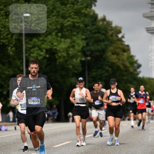 29.06.2025 - hella hamburg halbmarathon Dr. Thomas Lammeyer http://msf.ph/oto/8227738 29.06.2025 10:13:16 Kennedybrücke 1823, 3762, 4592, 7081, 9297, 9306, 9951, 9958, 10035, 10194, 10819, 11067 meine-sportfotos.de