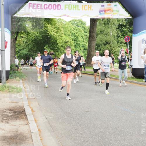 29.06.2025 - hella hamburg halbmarathon MichiJ http://msf.ph/oto/8227753 29.06.2025 10:25:57 Zwischen KM18-KM19 6095, 10738, 13854, 14387, 16523, 17137, 18159 meine-sportfotos.de